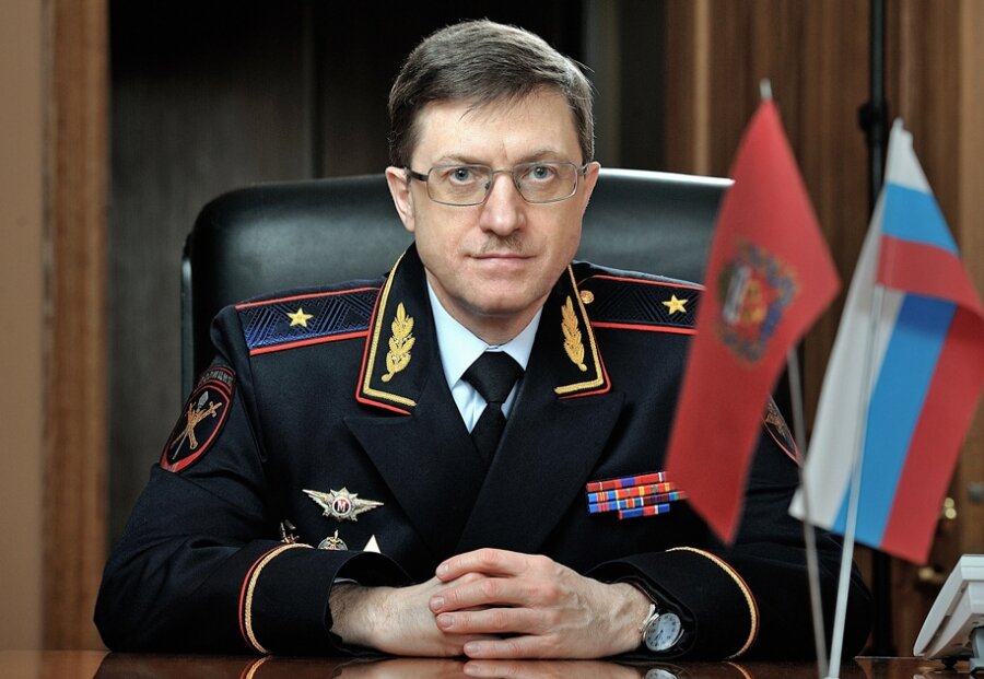 Давыдов Михаил Ильич — генерал-майор, начальник управления Министерства внутренних дел РФ по Оренбургской области